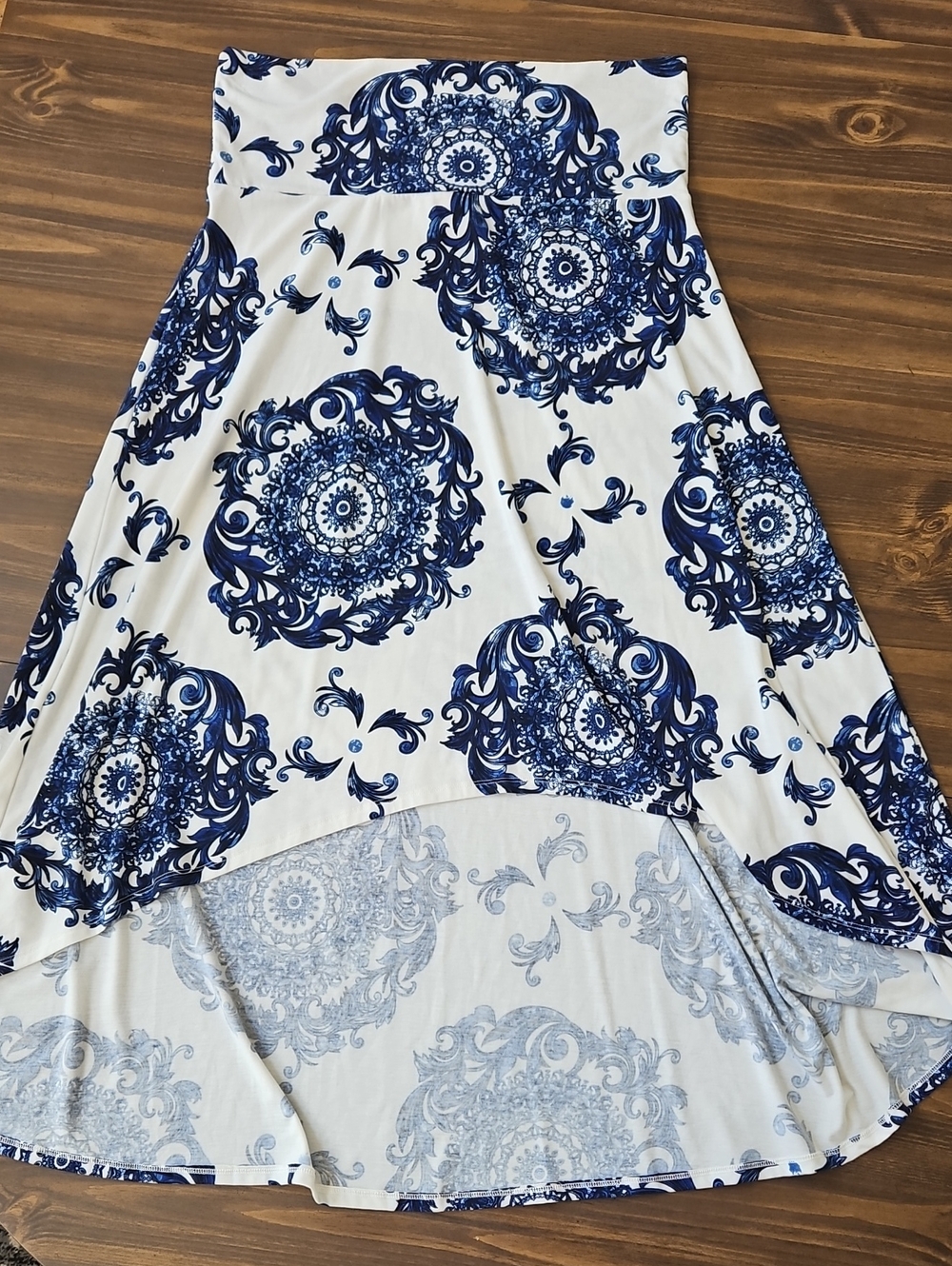 LuLaRoe White and Navy High-Low Medallion Skirt